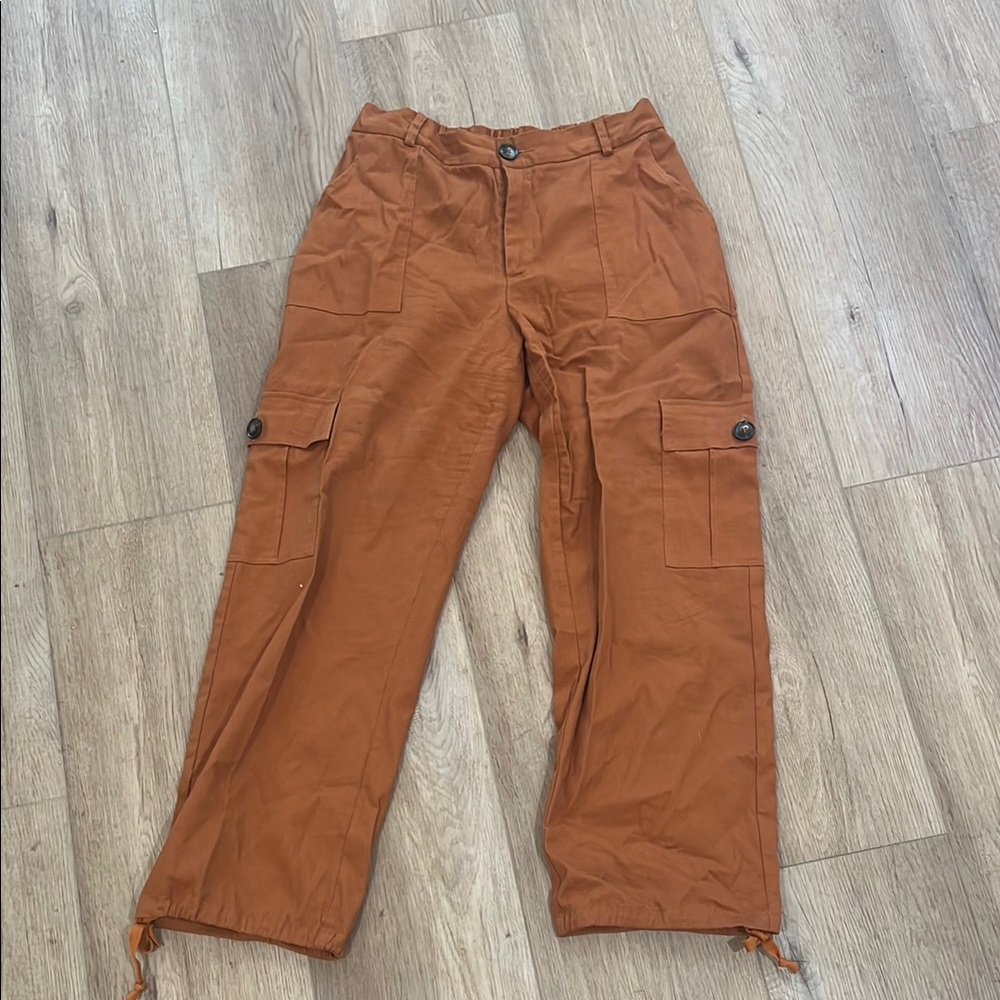 Women's Wide Leg Cargo Pants in Rust